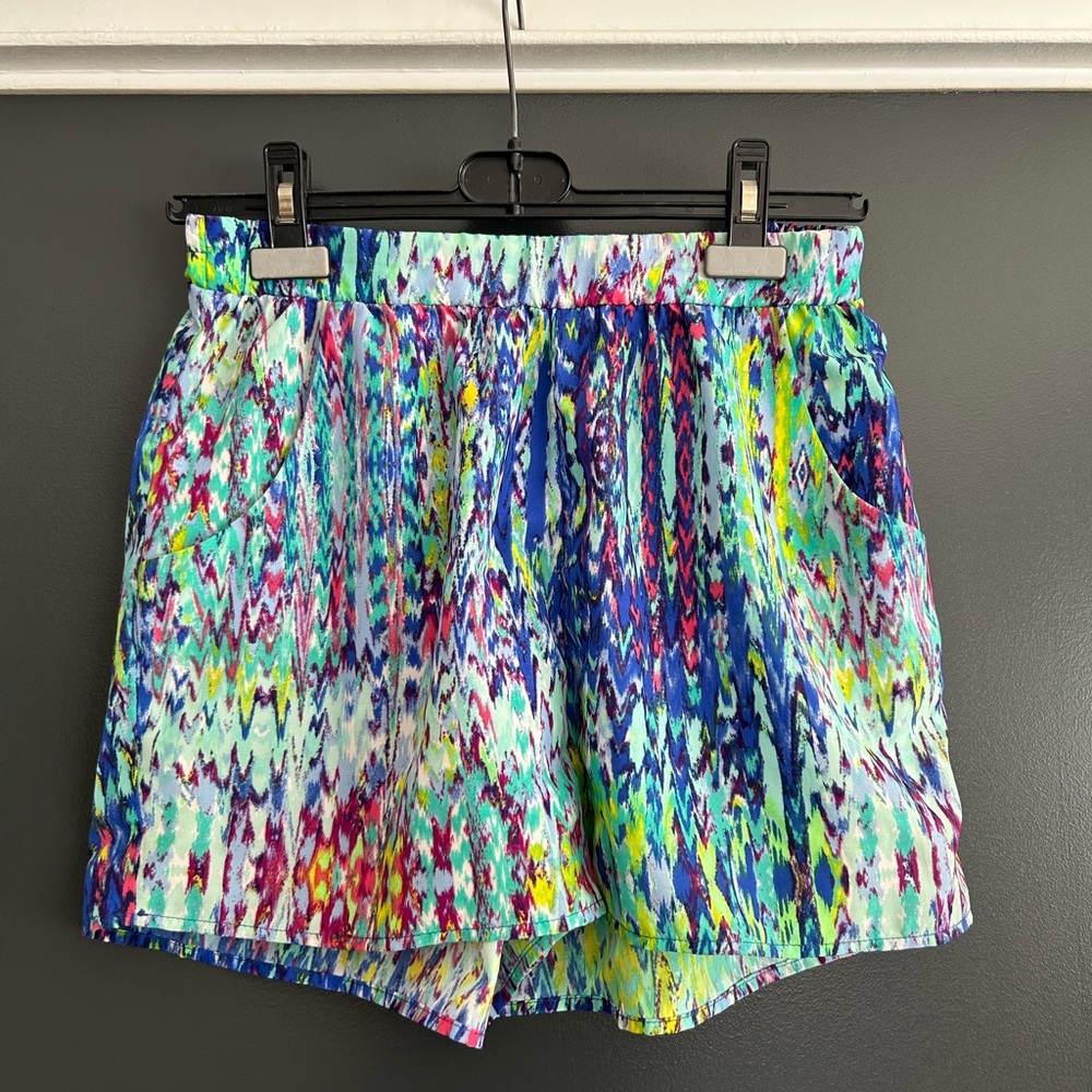 New LA brand Everly colourful neon shorts with elastic waist - size medium